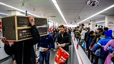Chaos bij opening winkel: mensen gewond door verdrukking
