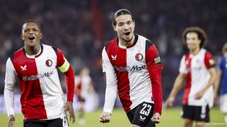 ROTTERDAM - Givairo Read van Feyenoord en Anis Hadj Moussa van Feyenoord vieren de 3-1 tijdens de UEFA Champions League wedstrijd tussen Feyenoord en Como in Feyenoord stadion De Kuip, op 12 oktober 2026 in Rotterdam, Nederland. BAS CZERWINSKI / ANP