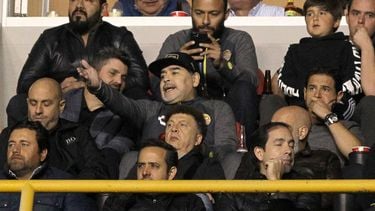 Maradona kan niet tegen verlies en flipt volledig