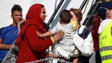 Brussel roept op tot opnemen bootmigranten