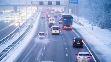Waarom sneeuw in Nederland meteen ontregelt: zes vragen aan een meteoroloog