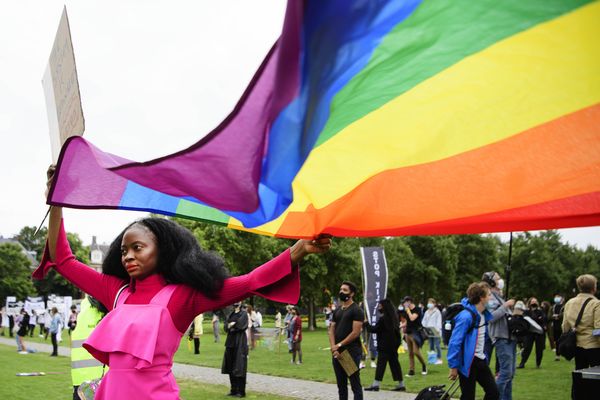 Een foto van een Pride-demonstratie op het Museumplein