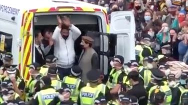 Demonstranten Glasgow Schotland protest Suikerfeest immigrant