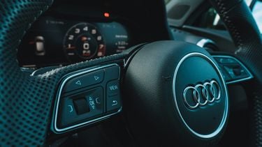 Waarom steeds meer Nederlanders een occasion over de grens kopen