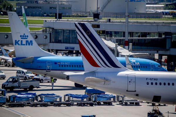  Vliegtuigen van Air France en KLM op luchthaven Schiphol.