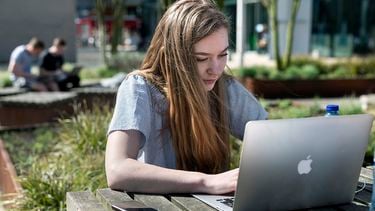 Nederlandse jongeren zijn digitaal steeds handiger