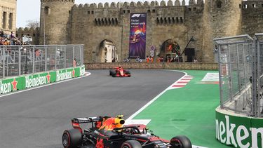 Verstappen en Ricciardo botsen in Azerbeidzjan