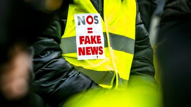Politie hing fake news spandoek op, zegt sorry