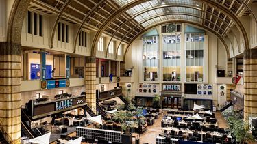 AMSTERDAM - De vloer van de Amsterdamse beurs.  De Euronext AEX-index is gevestigd aan het Damrak. RAMON VAN FLYMEN / ANP