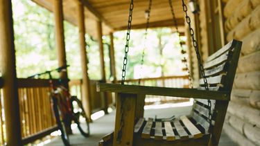 Een veranda: buiten zitten zonder blauw te worden van de kou