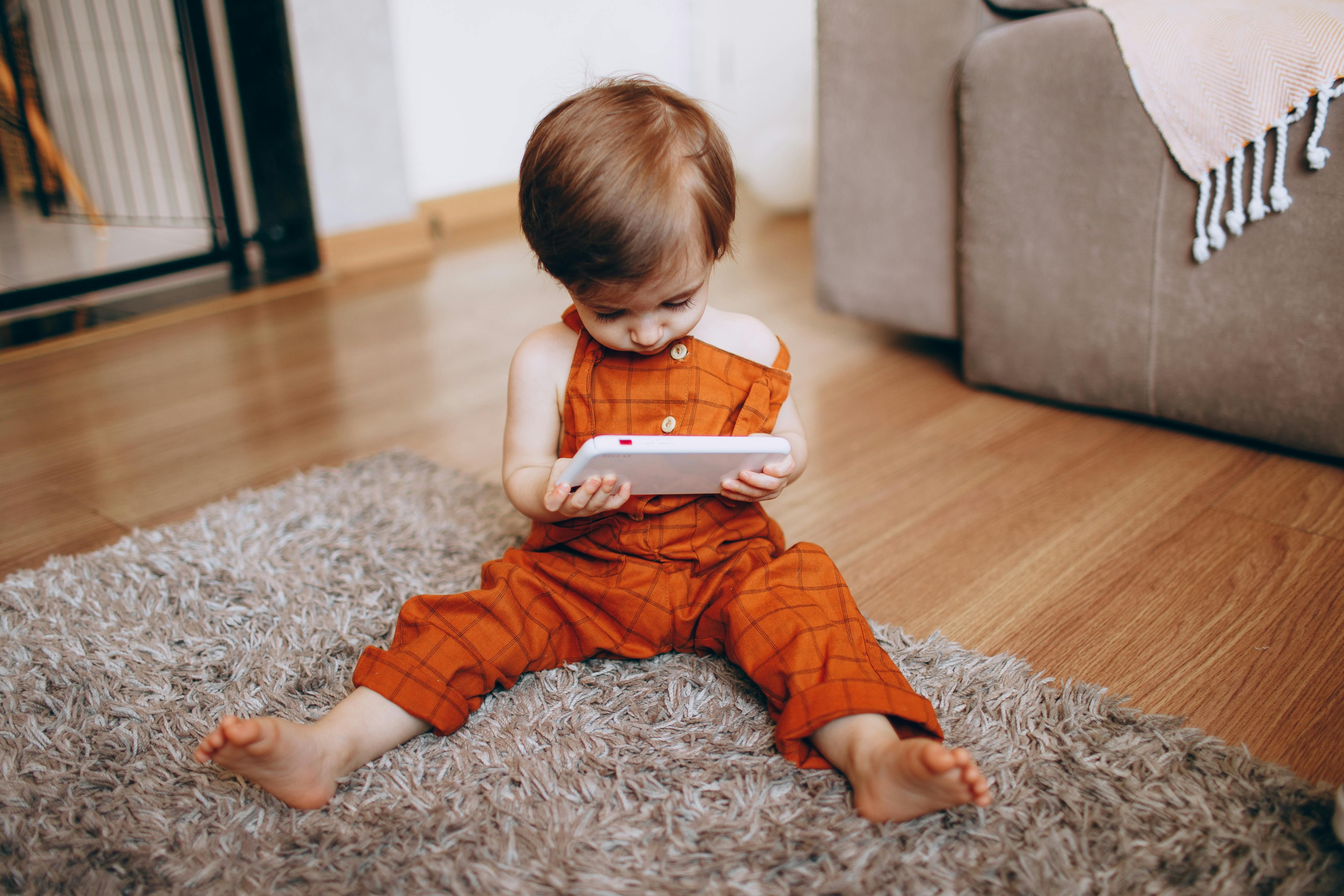 Toddler Screen Time: How It Affects Word Development, According to Research - News Directory 3