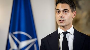 MÜNSTER - Premier Rob Jetten tijdens een persconferentie na afloop van een bezoek aan het Duits-Nederlandse korps. Het versterken van de samenwerking op Europees niveau en in NAVO-verband stond centraal. SEM VAN DER WAL / ANP