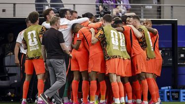 ARLINGTON - Crysencio Summerville of Nederland viert met de spelers van Nederland het maken van de 2-1 tijdens het FIFA-wereldkampioenschap voetbal 2026 groep F wedstrijd tussen Nederland en Japan in het Dallas Stadion op 14 juni 2026 in Arlington, Verenigde Staten. ROBIN VAN LONKHUIJSEN / ANP