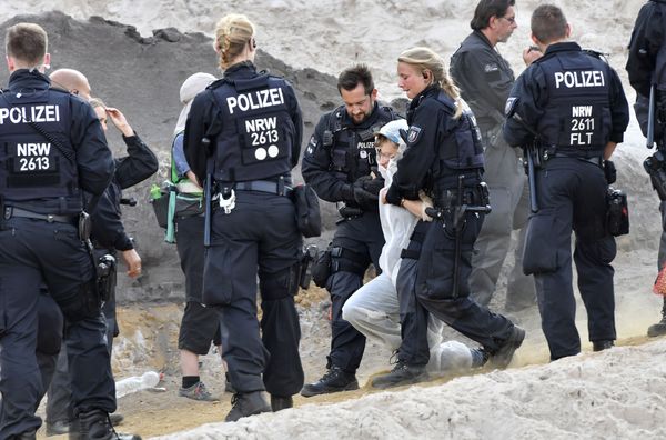 Duitse politie nog altijd druk met klimaatprotesten.