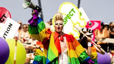 De Gay Pride van 2018 was een van de doelwitten van de verdachten van de Arnhemse terreurgroep die in de extra beveiligde rechtbank in Rotterdam terechtstaan voor het plannen van een aanslag.