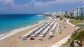 Een strand op Grieks eiland Rodos