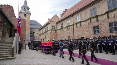 The bier carrying Norway's King Harald V arrives at Akershus Fortress where King Harald is to be laid to rest  the royal mausoleum in the crypt of Akershus Castle after the funeral ceremony on September 9, 2026 in Oslo. Harald, who died on August 28, 2026 at the age of 89, is to be laid to rest in the crypt of the royal mausoleum of Akershus Castle, a medieval fortress overlooking Oslo Fjord, after a service at the Oslo Cathedral.
Tor Richardsen / POOL / AFP