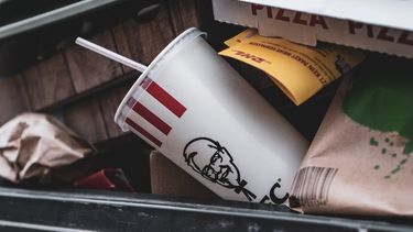 Fastfoodketen KFC 'gooit bergen eten weg'