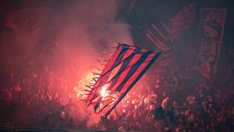 SPLIT - Supports van Hajduk Split steken vuurwerk af tijdens de Conference League wedstrijd tussen Hadjuk Split en Ajax in Stadion Poljud op 15 oktober 2026 in Split, Kroatië. SONNY LENSEN / ANP