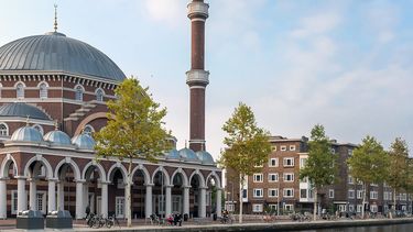 Op deze foto zie je de Westermoskee Aya Sofya in Amsterdam.