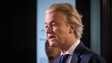 DEN HAAG - Geert Wilders (PVV) komt aan voor een gesprek met informateur Kim Putters tijdens een nieuwe gespreksronde met de fractieleiders van de Tweede Kamer nadat de eerste informatiepoging van Ronald Plasterk vastliep. De fractieleiders kregen vooral de vraag voorgelegd welke kabinetsvorm zij het beste en haalbaarst achten. ANP PHIL NIJHUIS