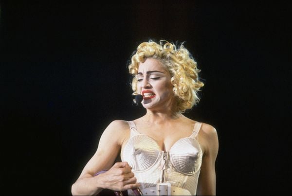 Kassa: 47.000 euro voor punt-bh Madonna