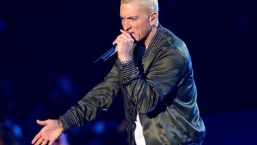 Eminem brengt onverwachts nieuw album Kamikaze uit