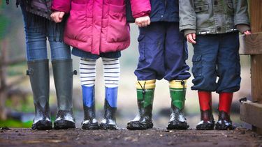 Het Dilemma: ‘Moet ik een gepest jongetje uit de vriendengroep van mijn zoon helpen, of niet?’ 