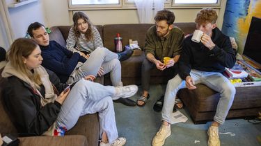 Gen Z wil grip op geld, maar durft de stap naar beleggen vaak niet te zetten