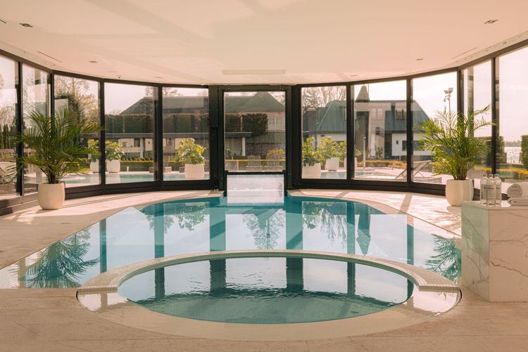Binnenkijken in de Nederlandse villa van Drake: 15 miljoen euro, privéstrand en twee zwembaden