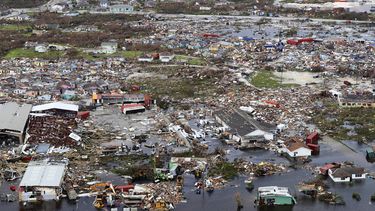 Dodental orkaan Dorian op de Bahama's stijgt