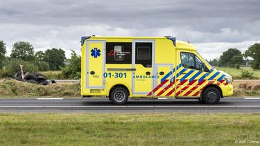 NIEBERT - Afval op de A7 tussen Drachten en Groningen gedumpt door boeren uit protest tegen de stikstofregels. ANP JILMER POSTMA
