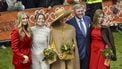 DOKKUM - Prinses Amalia, prinses Ariane, koningin Máxima, koning Willem-Alexander en prinses Alexia tijdens de viering van Koningsdag in Dokkum. De koning viert met zijn familie zijn 59e verjaardag in de Friese stad. JILMER POSTMA / ANP