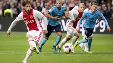 Lasse Schöne komt altijd weer bovendrijven bij Ajax
