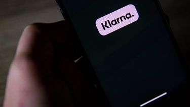 ILLUSTRATIEF - De app van Klarna op een mobiele telefoon. ANP SEM VAN DER WAL