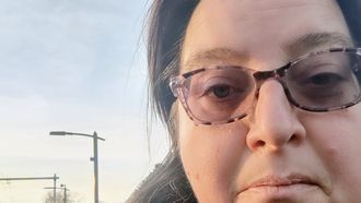 Sylvia (53) pleegde huiselijk geweld: ‘Ik zag de angst in de ogen van mijn zoontje’