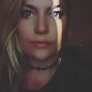 Angela Bek