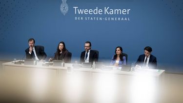 DEN HAAG – Wouter Koolmees tijdens de openbare verhoren van de parlementaire enquêtecommissie over het coronabeleid. Koolmees was minister van Sociale Zaken en Werkgelegenheid tijdens de coronapandemie. JEROEN JUMELET / ANP