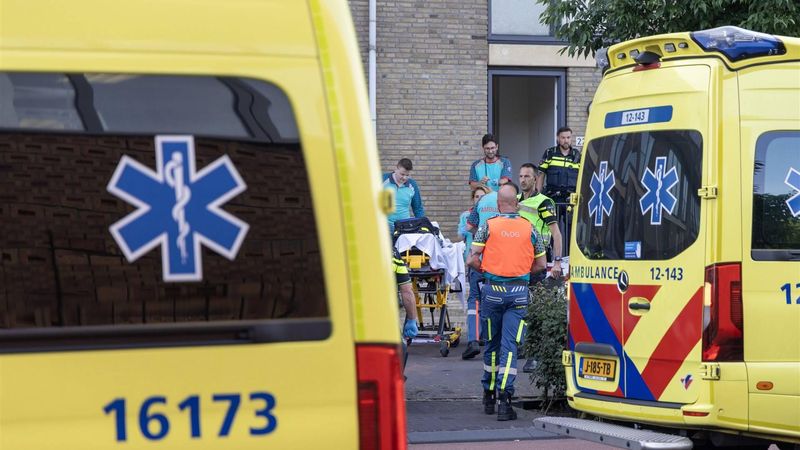 HOOFDDORP - Bij een steekincident aan de Fanny Blankers-Koenlaan in Hoofddorp (Noord-Holland) zijn meerdere slachtoffers gevallen. Onder hen is ook een politieagent. ANP MICHEL VAN BERGEN