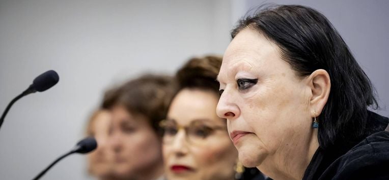 ROTTERDAM - Voormalig advocaat Inez Weski (R) naast advocaat Carry Knoops-Hamburger in de rechtbank van Rotterdam voor de eerste dag van de inhoudelijke behandeling van haar rechtszaak. Weski wordt verdacht van deelname aan de criminele organisatie van haar voormalige cliënt Ridouan Taghi. ROBIN VAN LONKHUIJSEN / ANP