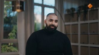 Voormalig agent Bilal kaartte discriminatie bij politie aan en zit nog altijd werkloos thuis: 'Ultiem vernederd'
