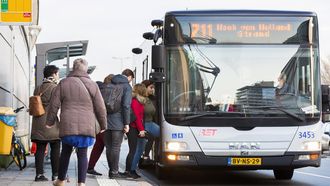 Reizigers op de Hoekse Lijn zijn ook na februari zo goed als zeker aangewezen op vervangend busvervoer. / VINCENT VAN DORDRECHT