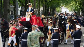 DEN HAAG - De koninklijke rijtoer op Prinsjesdag. Op de derde dinsdag van september wordt het nieuwe werkjaar van de Eerste en Tweede Kamer geopend. LINA SELG / ANP