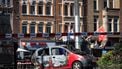 AMSTERDAM - Op de Dam is vlak bij het Nationaal Monument een auto uitgebrand. De bestuurder is gewond geraakt. ANP DINGENA MOL