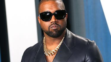 Op deze foto is rapper Kanye West te zien.