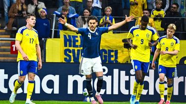 epa13016248 Greece's Kostas Tsimikas (C) celebrates after scoring 0-1 goal during the international friendly soccer match between Sweden and Greece in Stockholm, Sweden, 04 June 2026.  EPA/Claudio Bresciani  SWEDEN OUT
