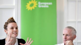 AMSTERDAM - Terry Reintke, Europarlementariër en co-voorzitter van de Groenen/EVA-fractie en Ciarán Cuffe, medevoorzitter van de Europese Groene Partij tijdens de persconferentie van de Europese Groenen over het PRO-referendum. Van 18 tot 25 september stemmen de leden van Progressief Nederland (PRO) over aansluiting bij een Europese politieke familie. KOEN VAN WEEL / ANP