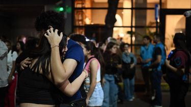 Fans of British singer Liam Payne cry next to the hotel where he died in Buenos Aires on October 16, 2024. British singer Liam Payne, former member of the group One Direction, died Wednesday aged 31 after falling from the third floor of a hotel in Argentina, police in Buenos Aires said.
Luis ROBAYO / AFP