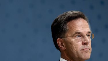 DEN HAAG – Mark Rutte tijdens de openbare verhoren van de parlementaire enquêtecommissie over het coronabeleid. Rutte was minister-president tijdens de coronapandemie. REMKO DE WAAL / ANP