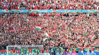 Hongaarse voetbalbond roept fans op zich te gedragen, UEFA onderzoekt gedrag Hongaarse fans